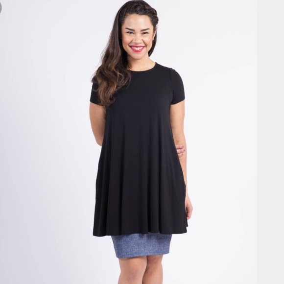 Swing Tunic cap sleeve in black - Picture 4 of 6